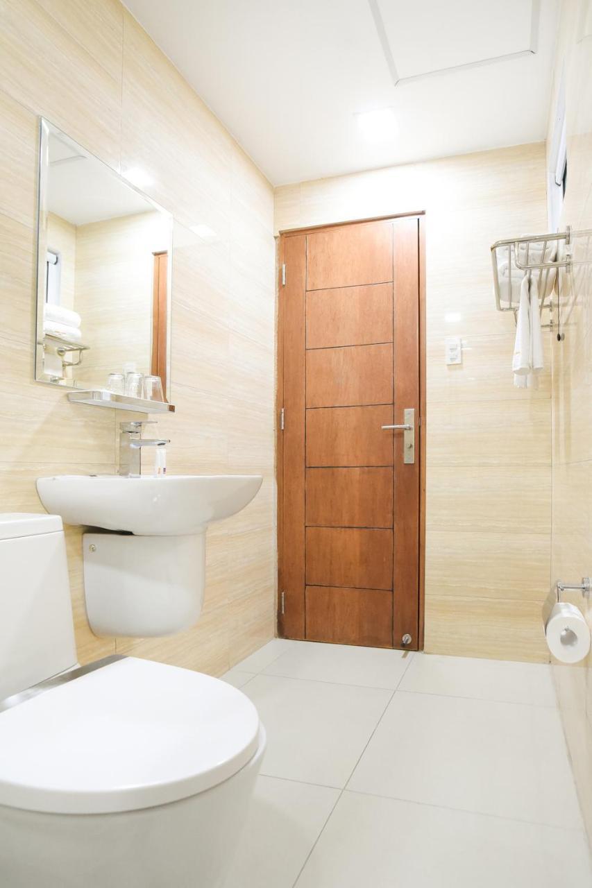Hotel Merlo Makati City Esterno foto