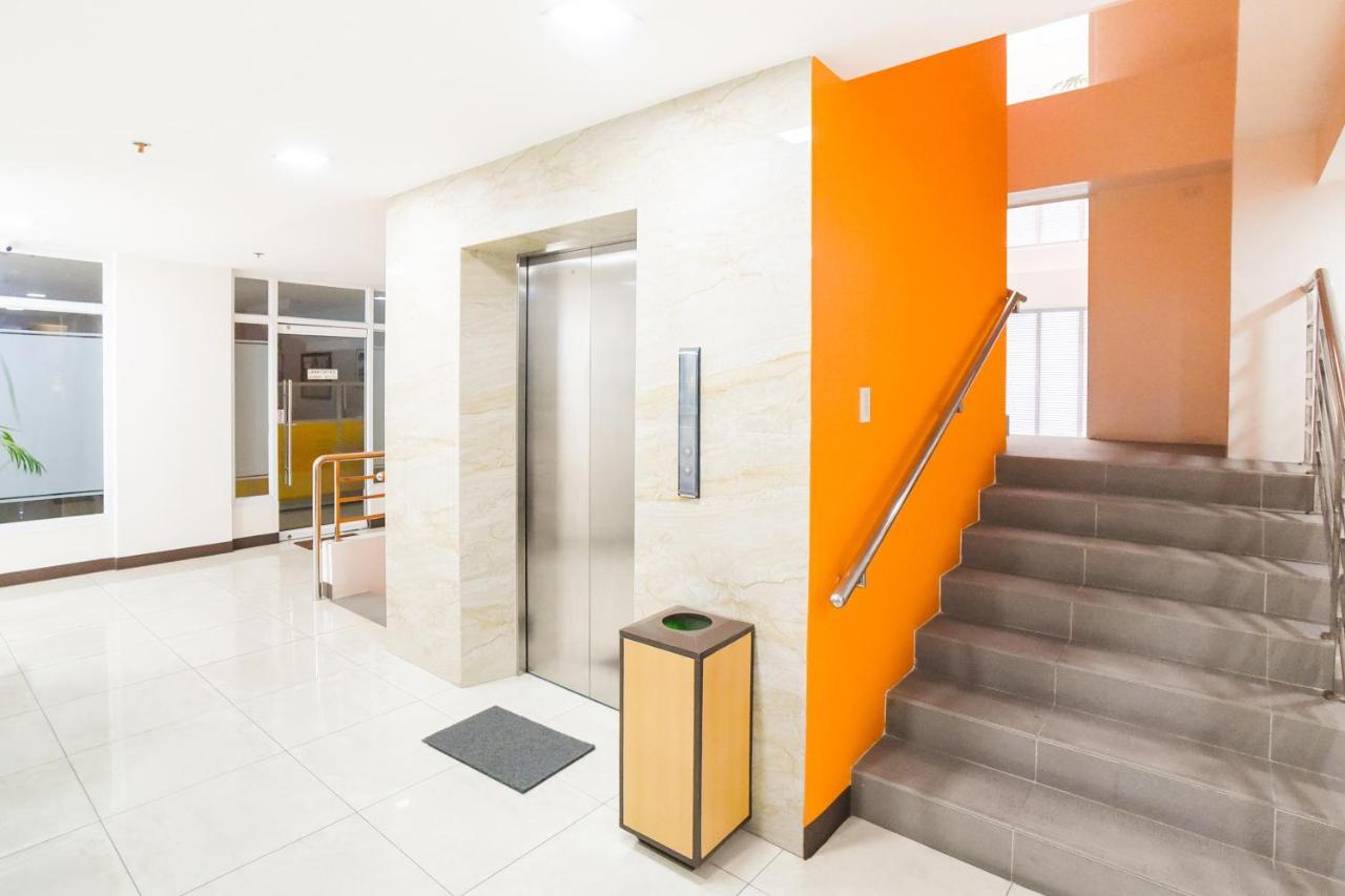 Hotel Merlo Makati City Esterno foto