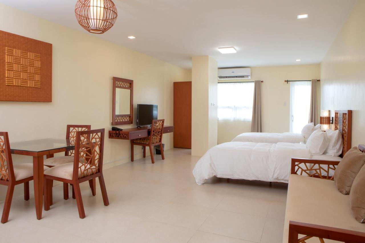 Hotel Merlo Makati City Esterno foto