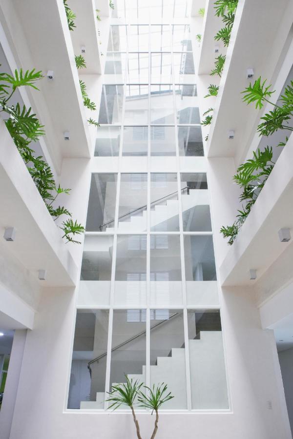 Hotel Merlo Makati City Esterno foto